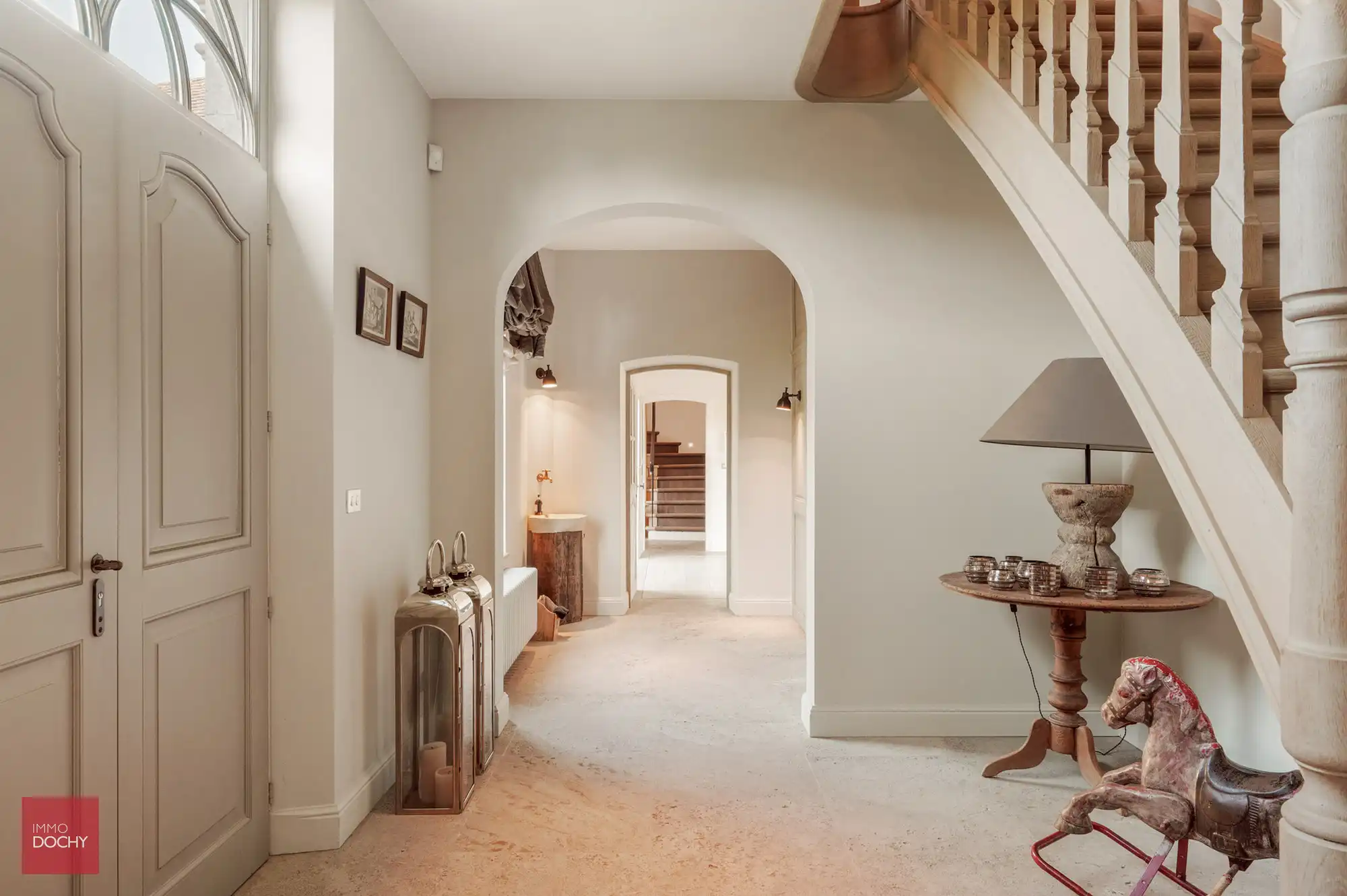 Recente luxe-villa met zwembad foto 17