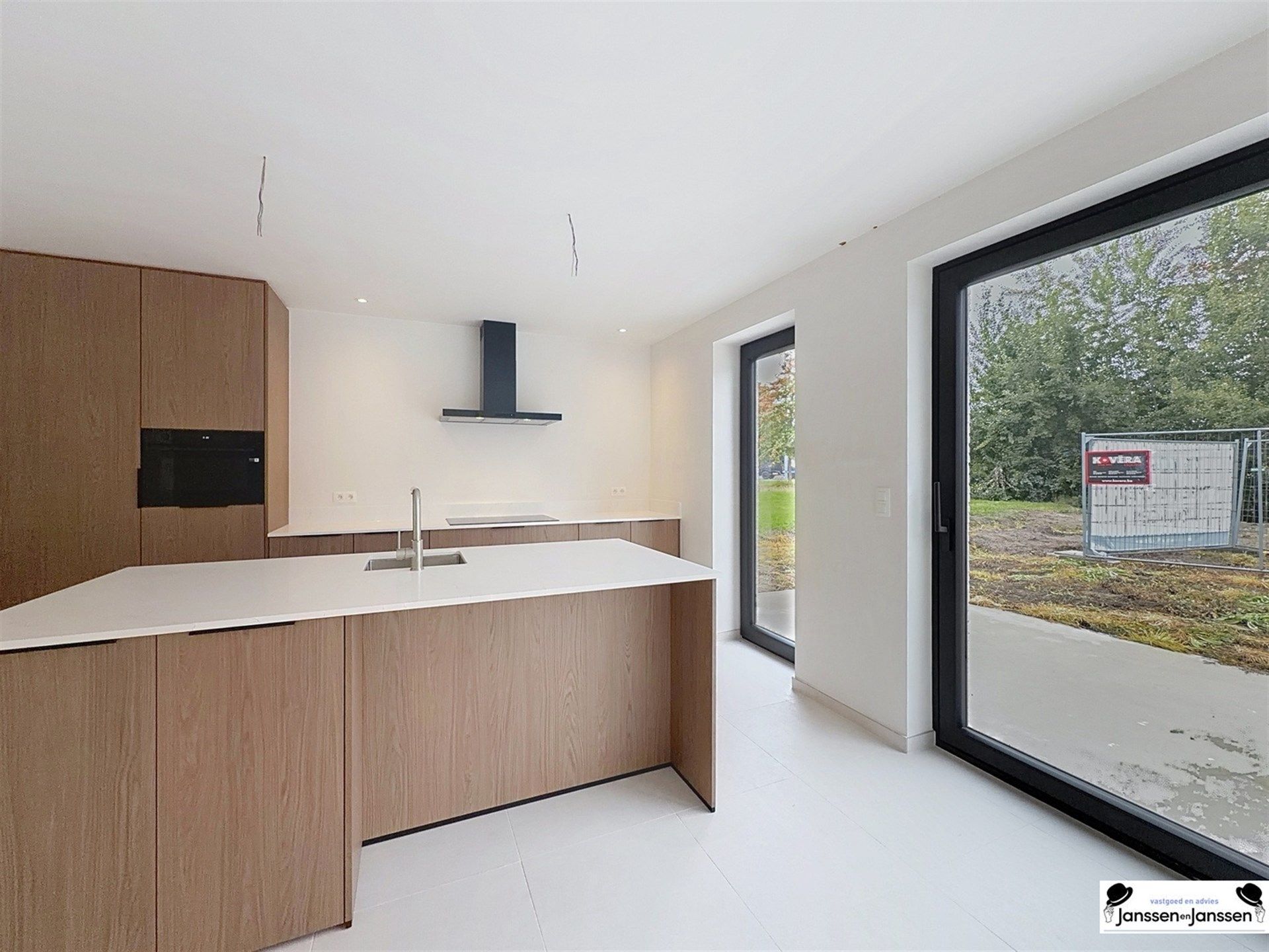 Instapklare, energiezuinige halfopen woning met moderne luxe op toplocatie in Geel foto 13