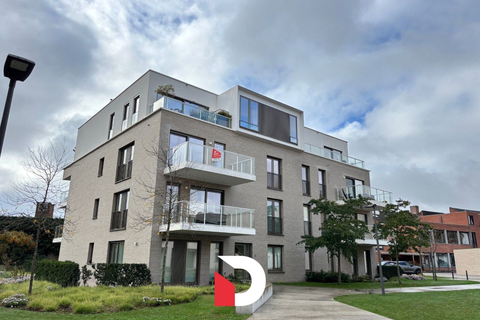 Recent appartement met 2 slaapkamers op rustige ligging foto {{pictureIndex}}