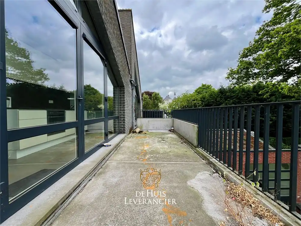 Luxueuze serviceflat met 1 slpk en ruim terras foto 2