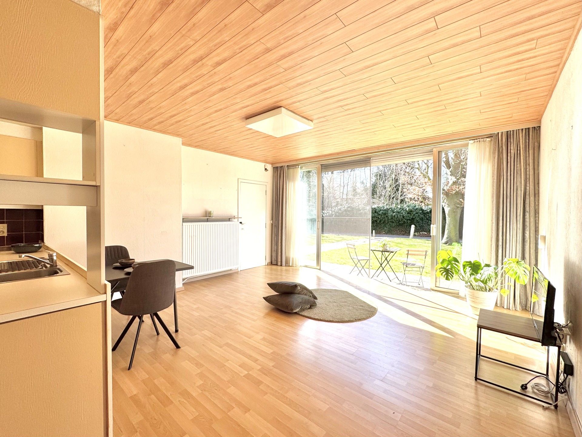 GELIJKLVOERS APPARTEMENT MET 1 SLAAPKAMER - 72 M² foto 6