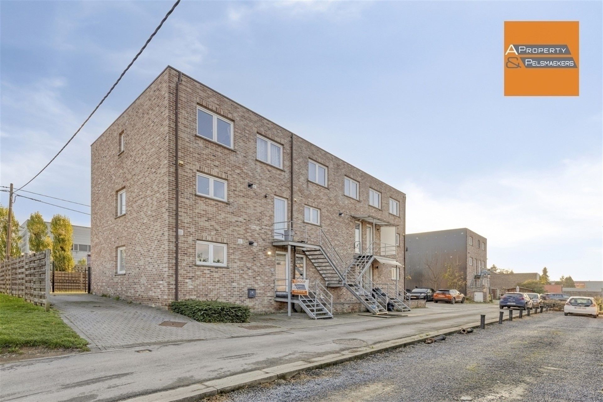 Gelijkvloers appartement met 2 slaapkamers 2 staanplaatsen en tuin foto 19