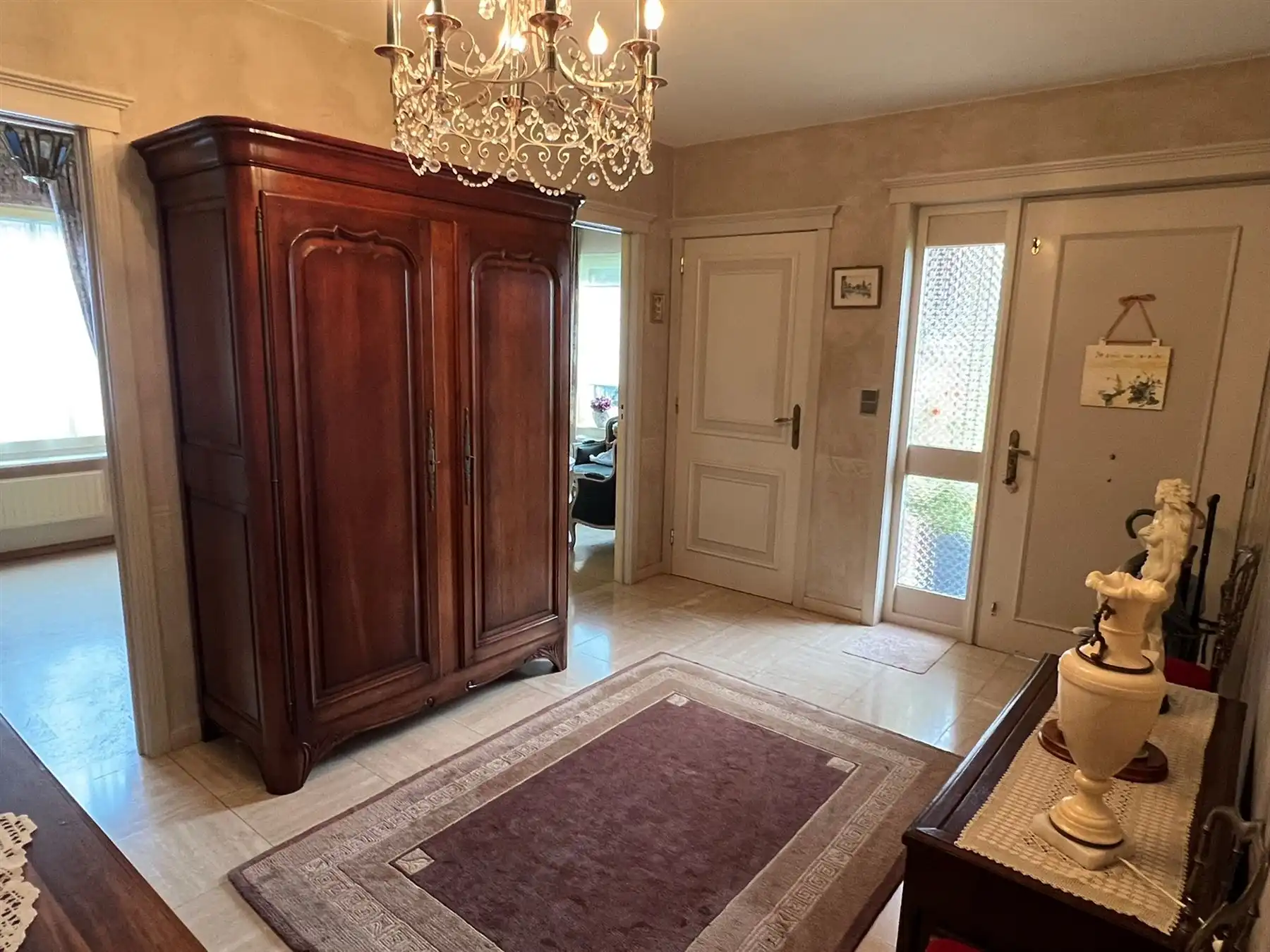 Comfortabele villa met een prachtige tuin en praktische bijgebouwen foto 13