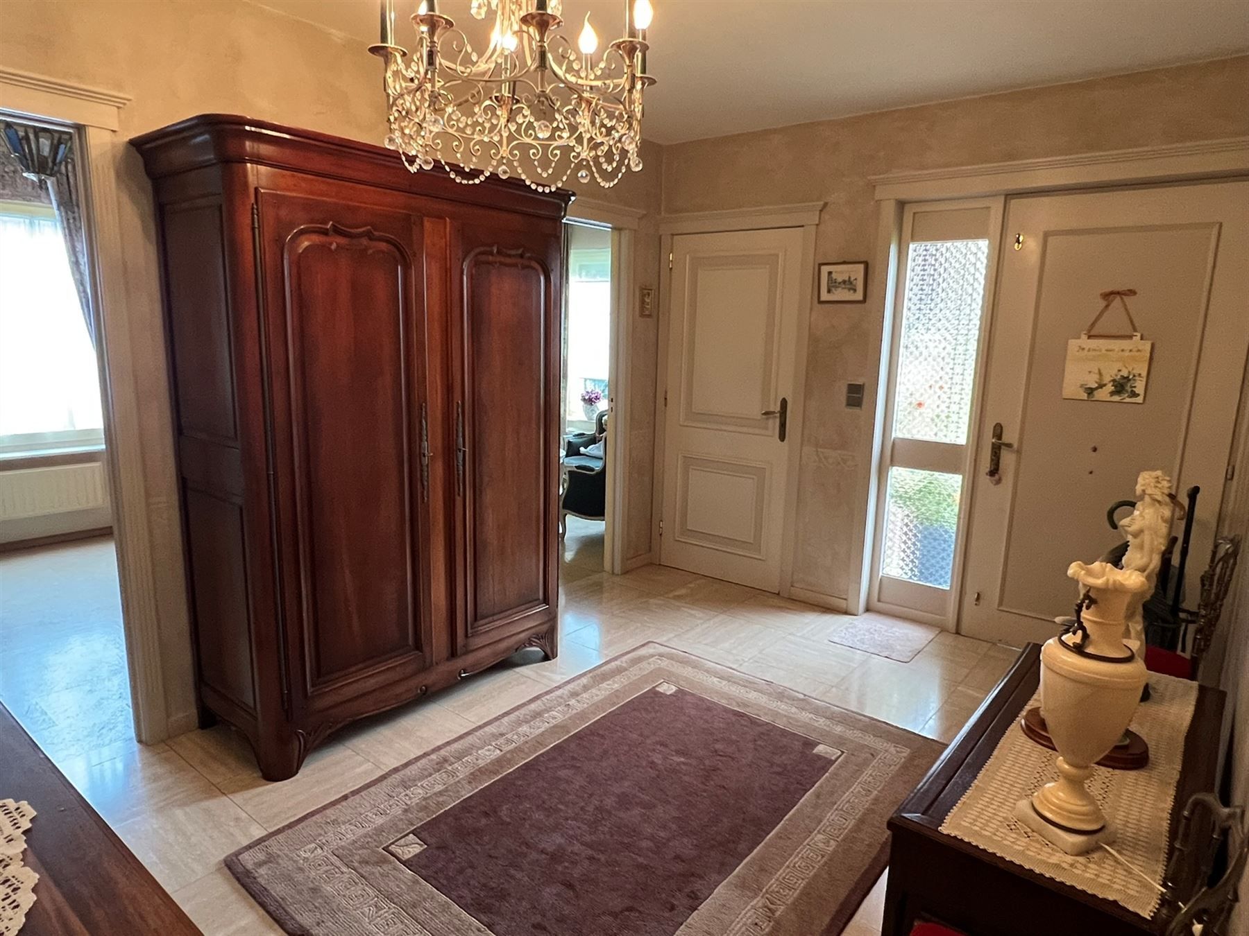 Comfortabele villa met een prachtige tuin en praktische bijgebouwen foto 13