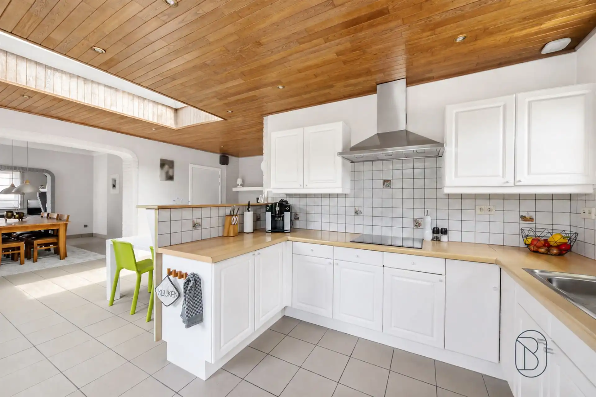 Perfect onderhouden woning met mooie tuin! foto 11