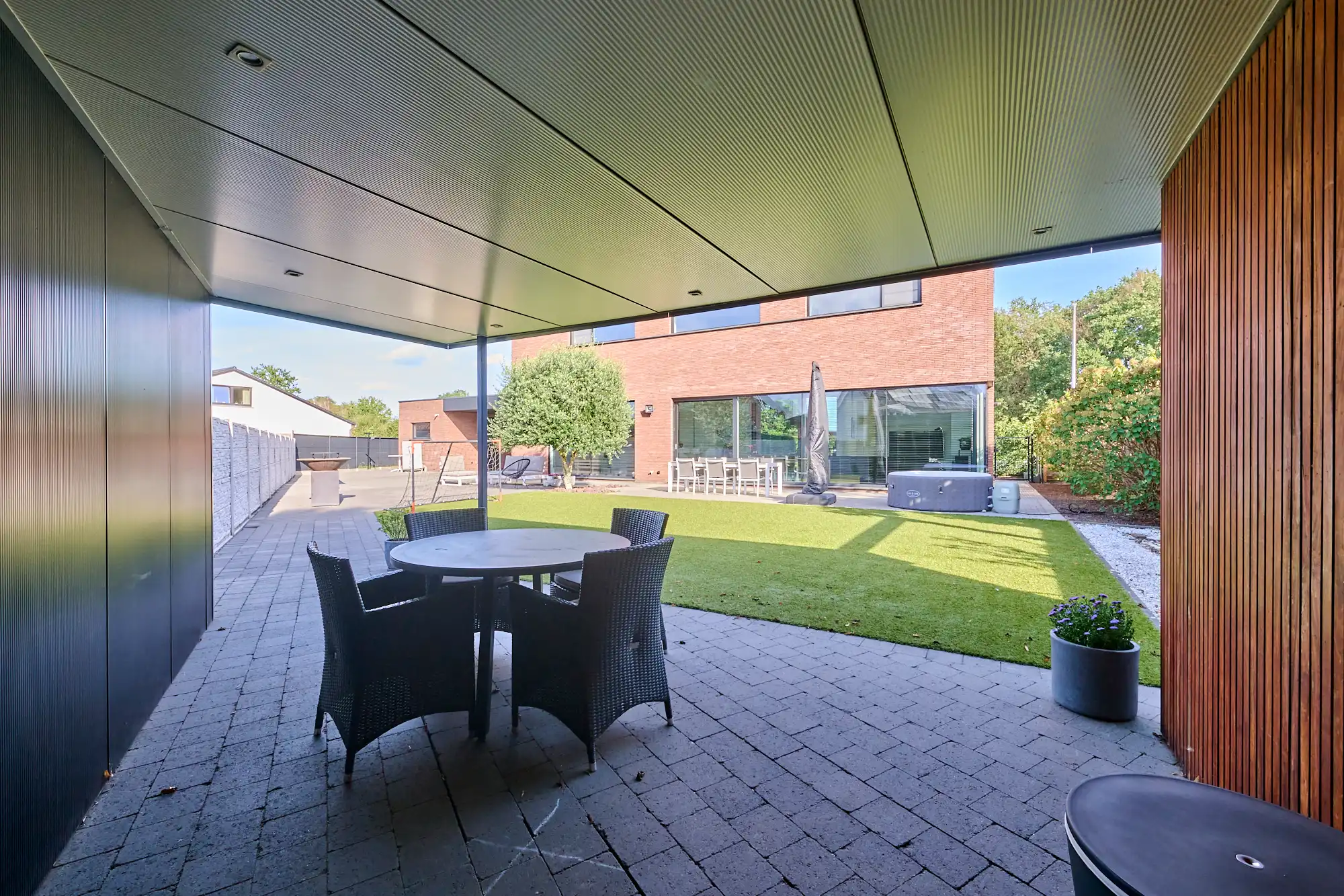 Recente villa op breed perceel prachtig zicht foto 22