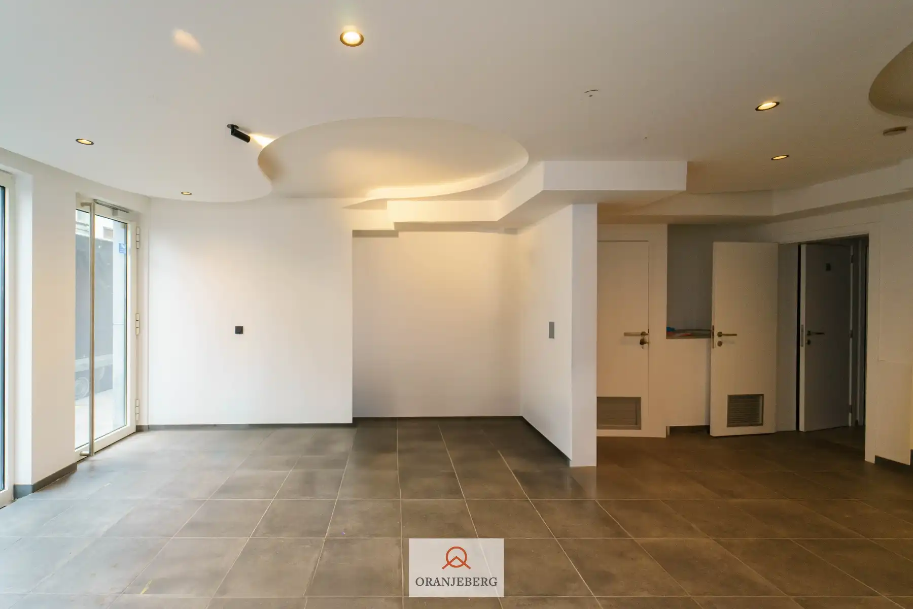 Handelsgelijkvloers te huur in Gent foto 2