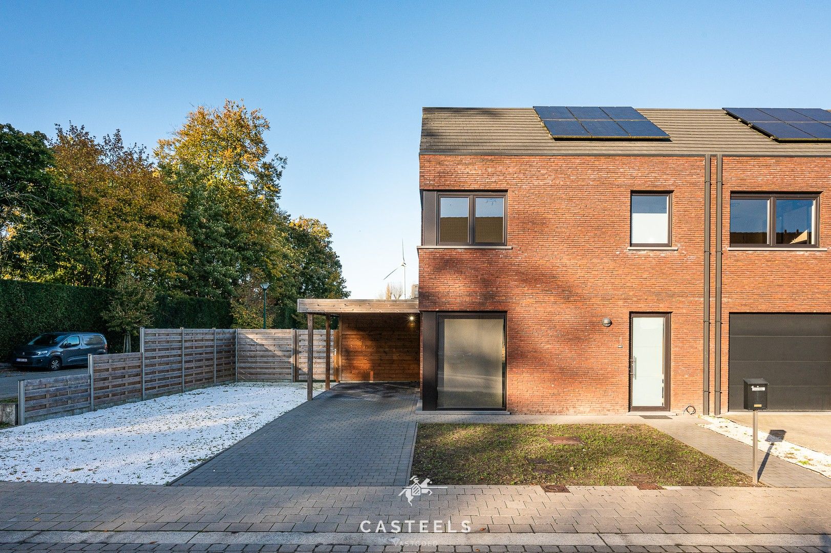 Gezellige en energiezuinige halfopen woning in Adegem foto {{pictureIndex}}