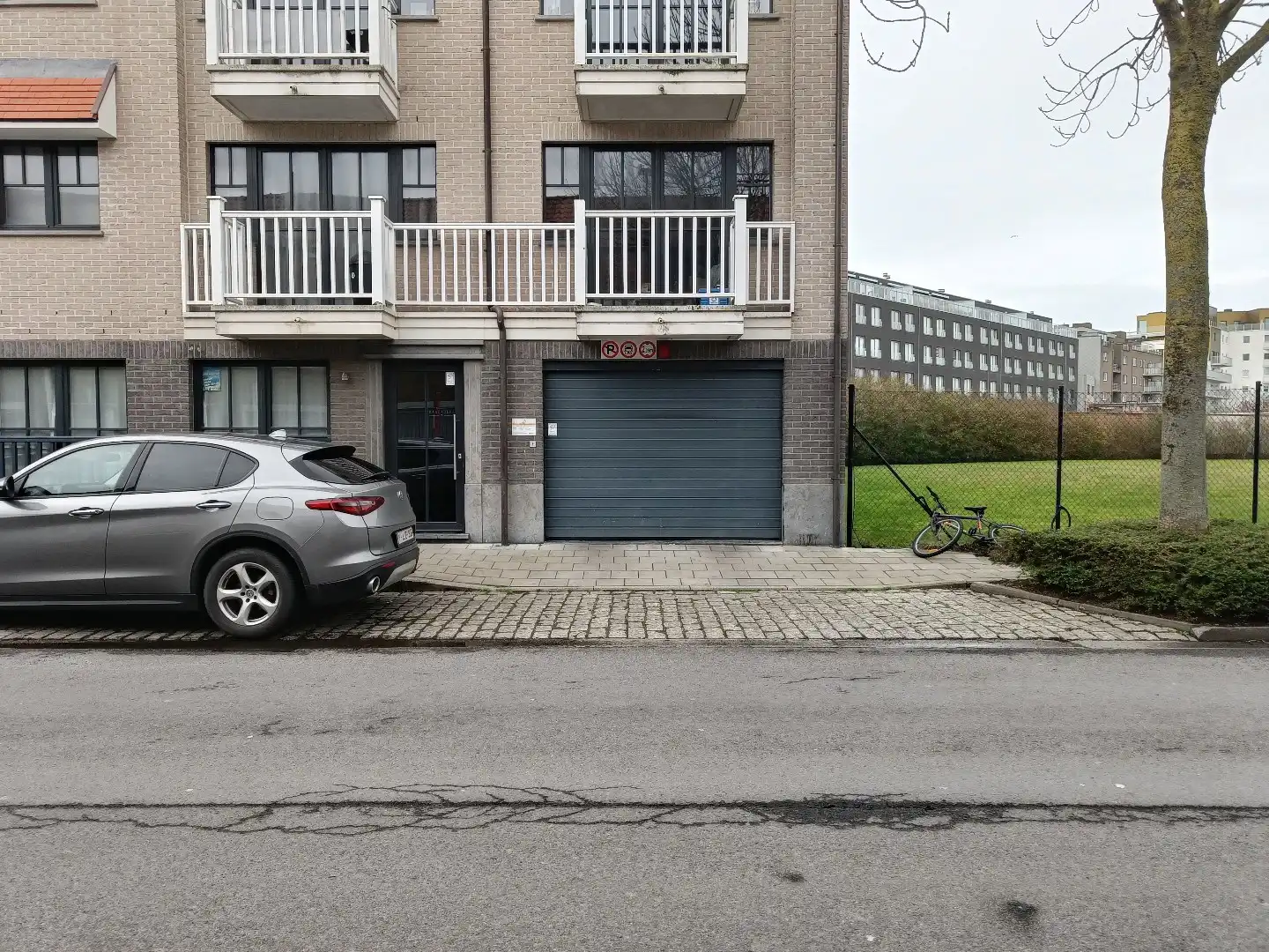 Vlot bereikbare garagebox in nette residentie te Zeebrugge foto 2