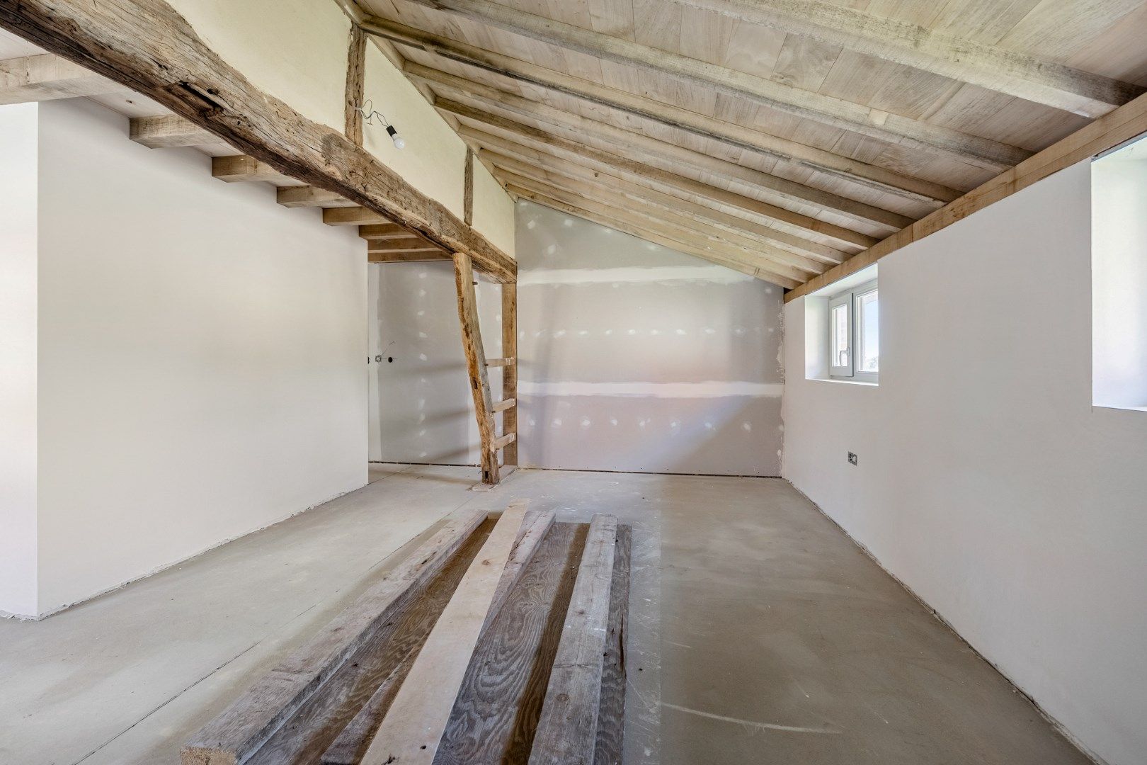 UNIEKE VIERKANTSHOEVE met paardenstallen op 7,34 hectare met vergunning voor zwembad en poolhouse foto 49