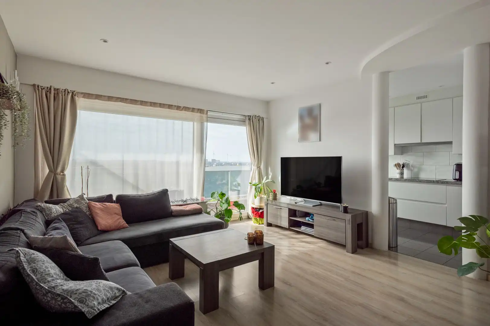 Ruim appartement met 3 slpk en panoramisch zicht foto 2