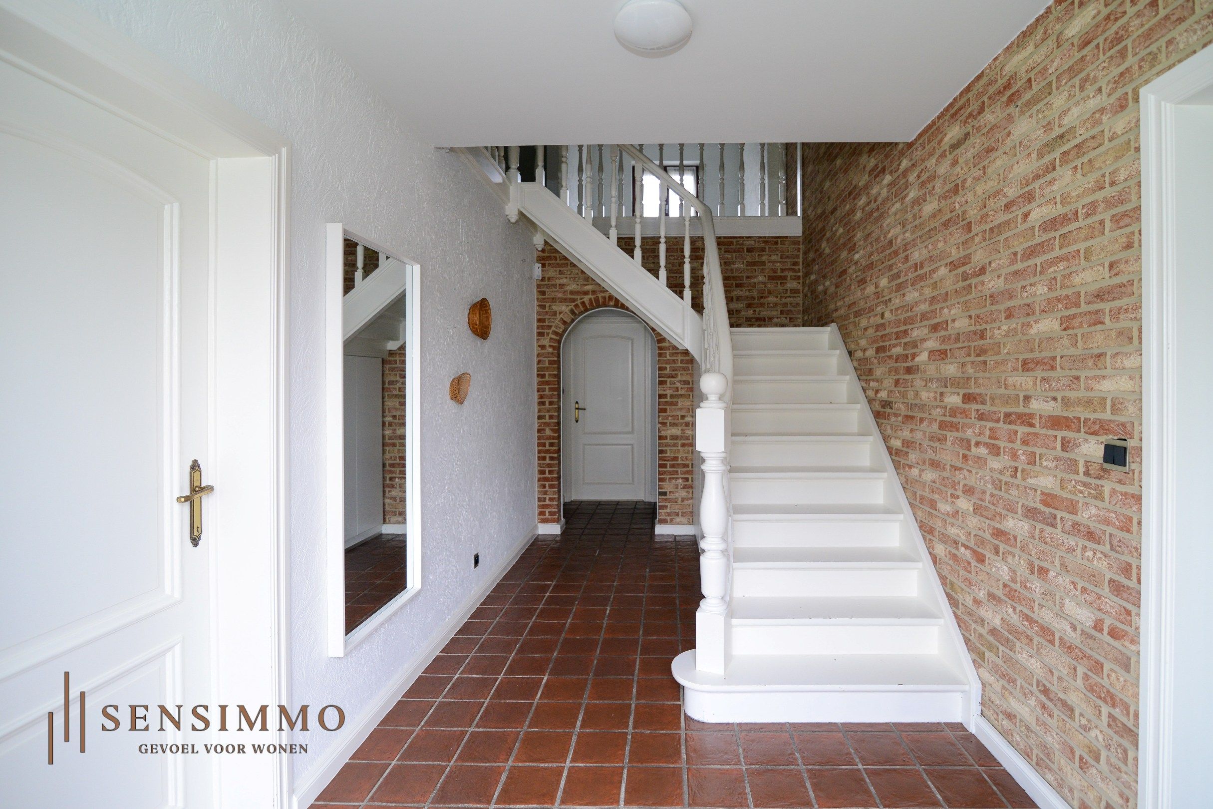 Ruime en energiezuinige woning met 4 slaapkamers op mooi perceel  foto 3