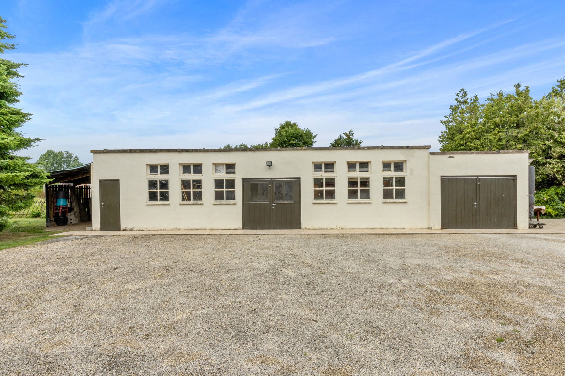 Ruime woning met prachtige tuin in het mooie Schellebelle! foto 5