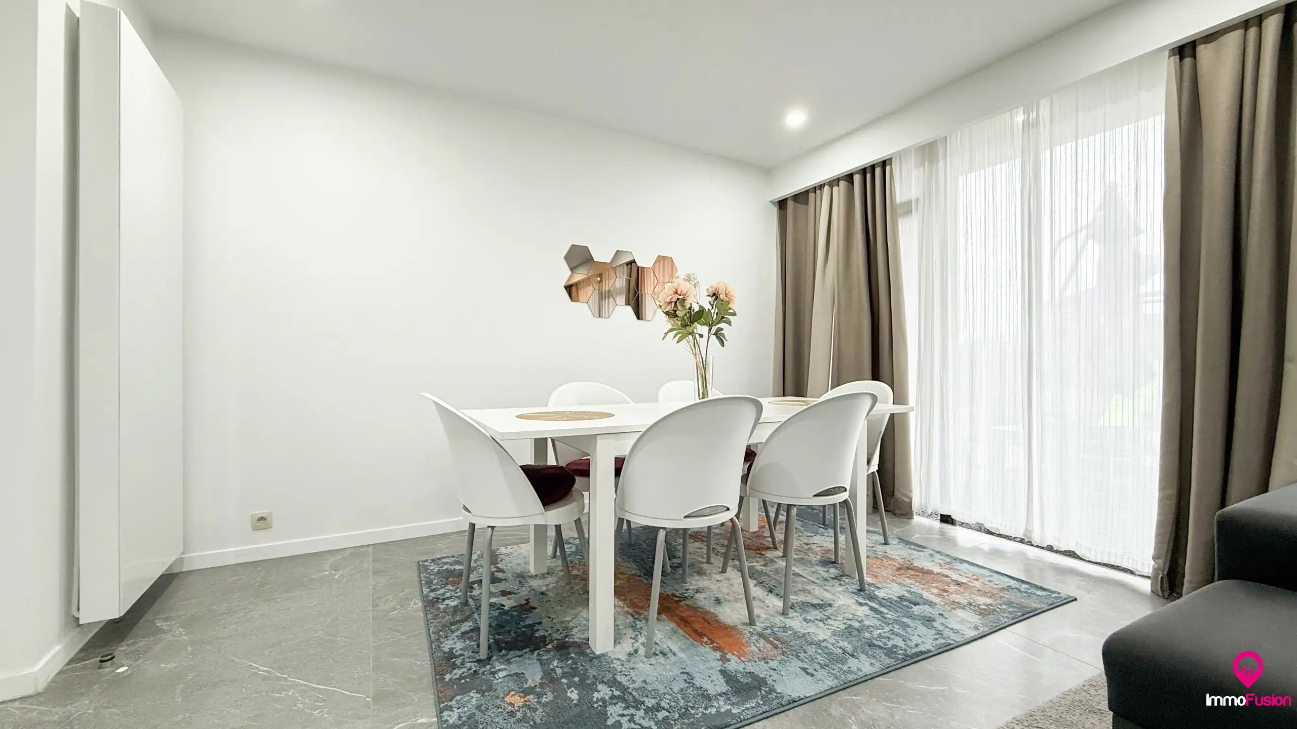 Gerenoveerde woning met 3 slaapkamers en ruime tuin! foto 6