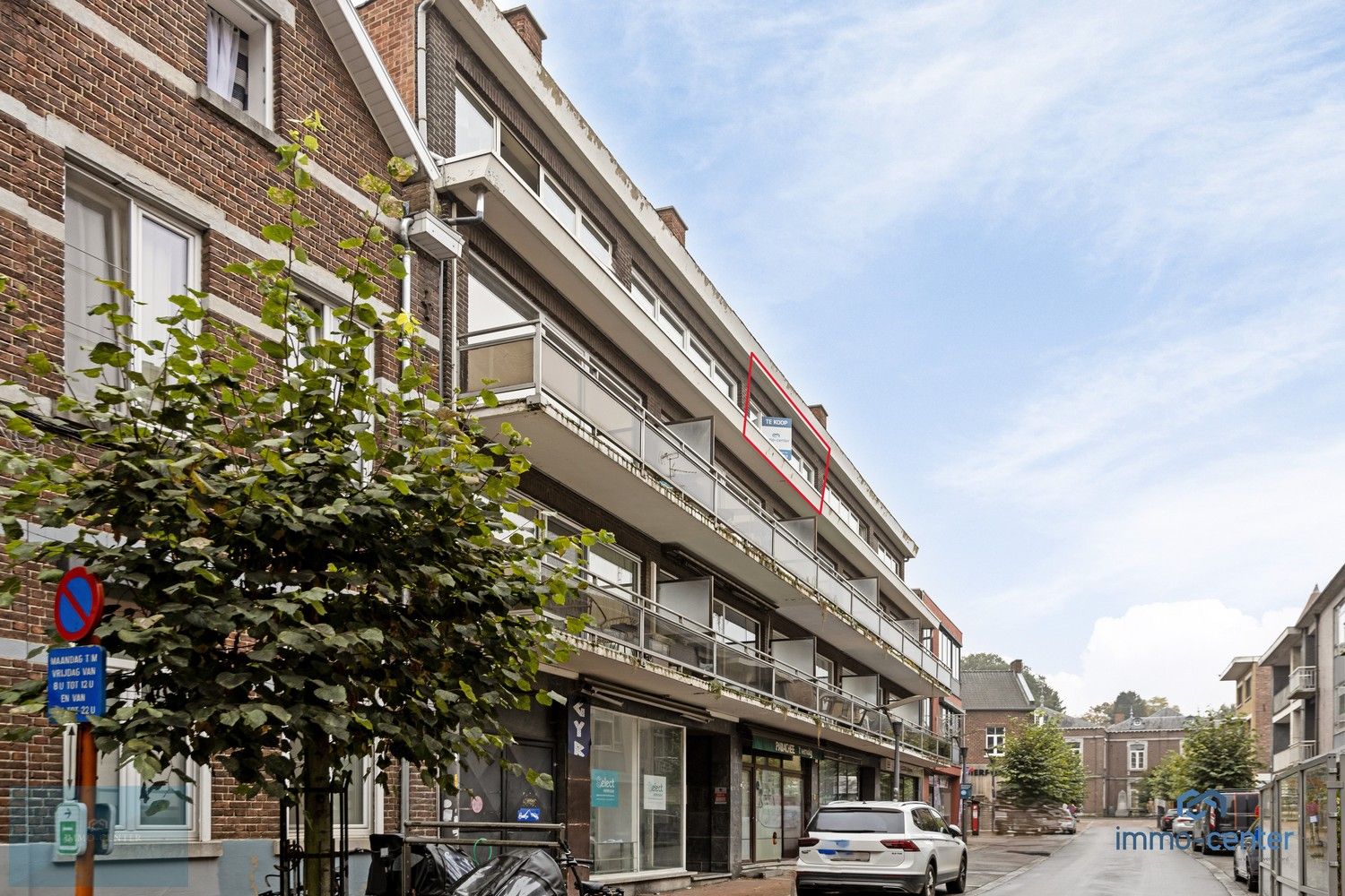 Instapklaar 2-slaapkamer appartement met vernieuwde keuken en badkamer in het hart van Genk foto 3