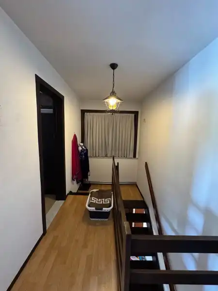 Halfopen gezinswoning met 3 slaapkamers en een grote tuin. foto 24