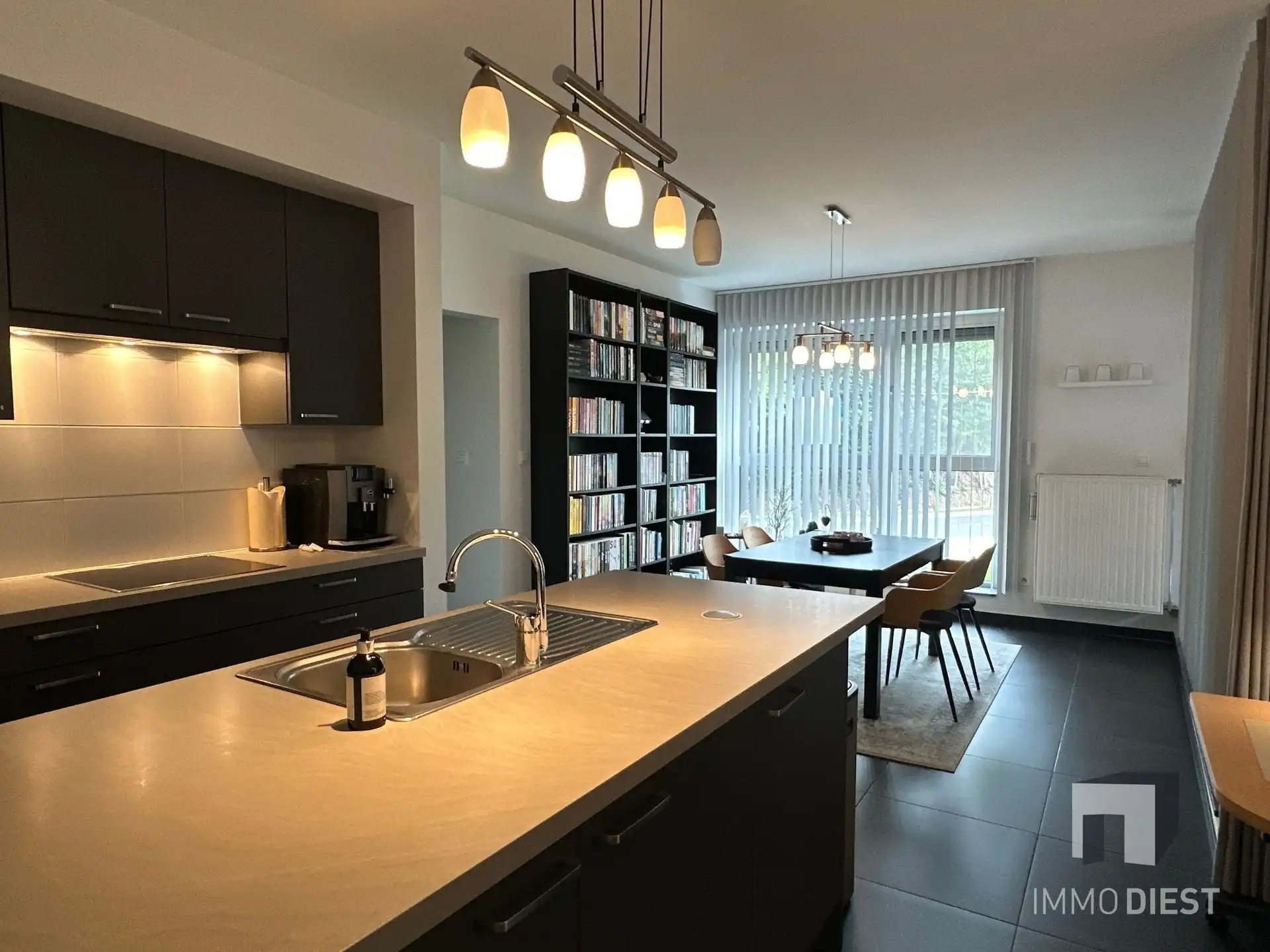 Instapklaar appartement met 2 slpks, terras, parking en kelder foto 7