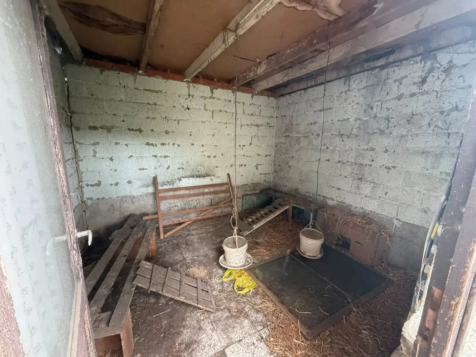 Ruime loods op gunstige locatie foto 7