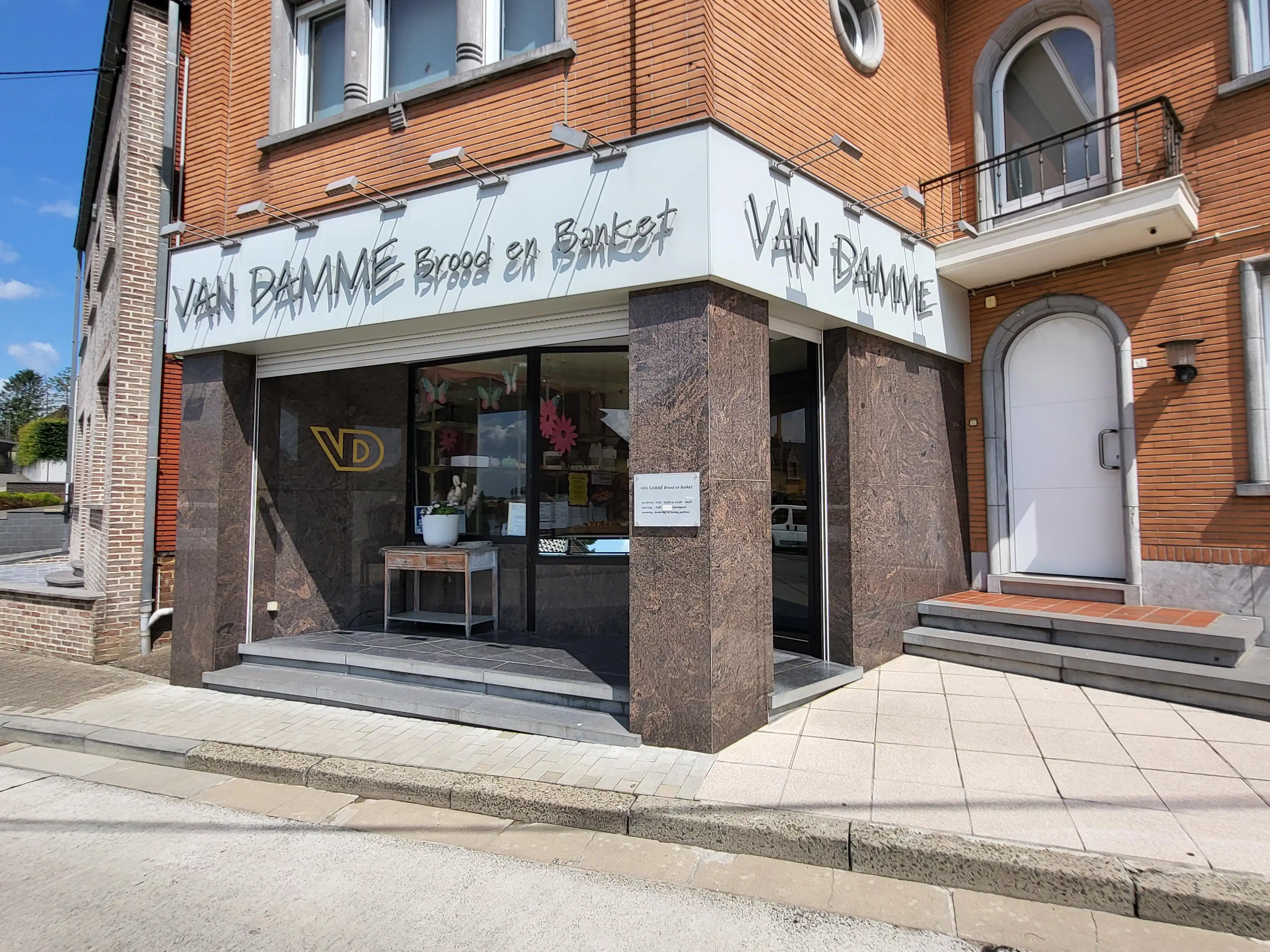 Ruime en veelzijdige woning met grote tuin in het charmante Sint-Maria-Lierde foto 3