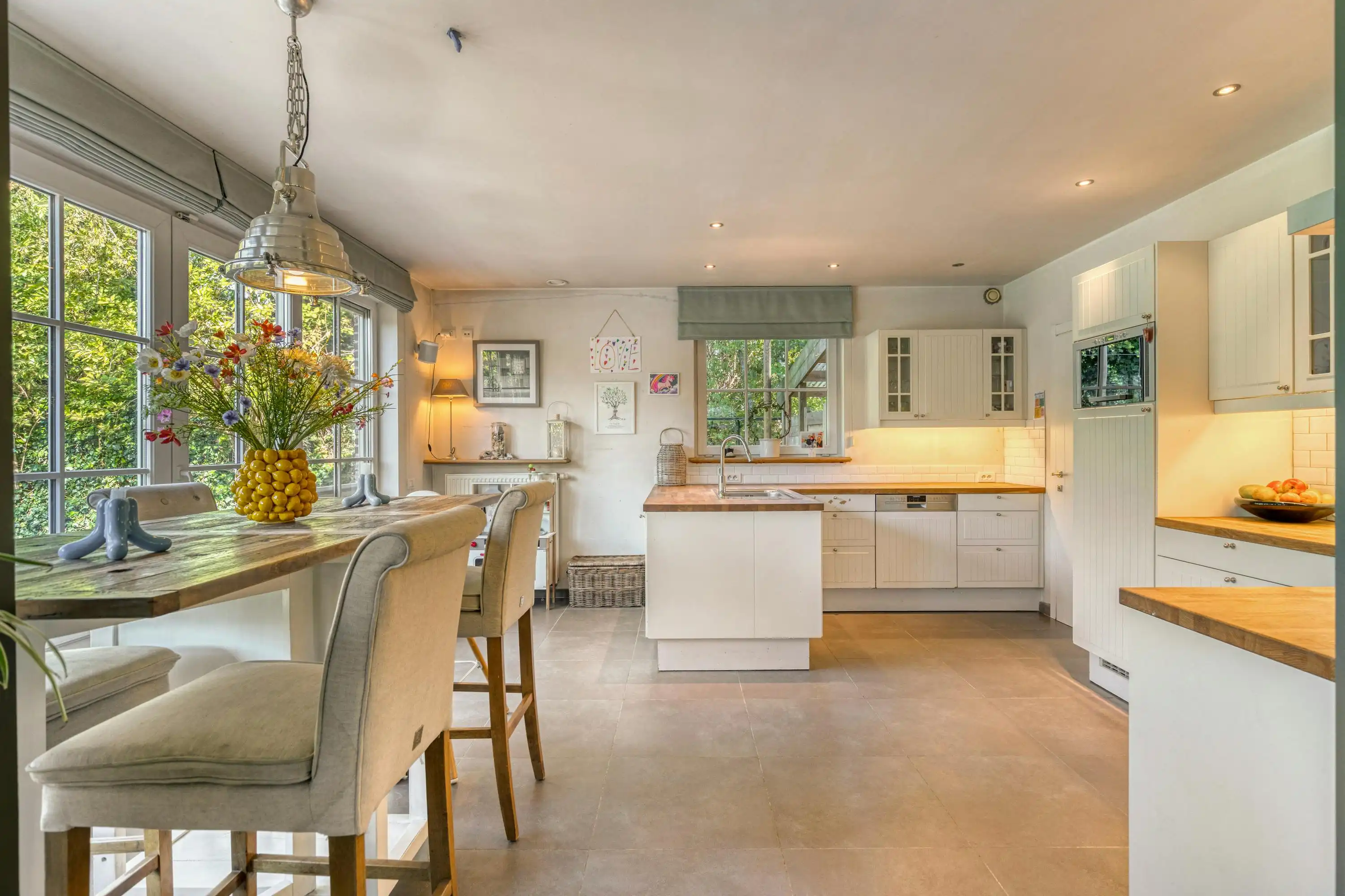 Instapklaar huis met 5 slaapkamers & 2 badkamers in Oostkamp foto 7