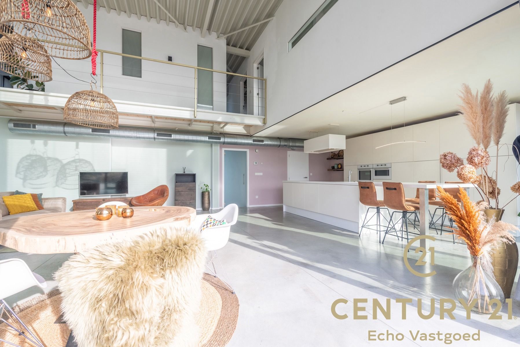Unieke energiezuinige Loft-Stijl villa aan het water foto 6