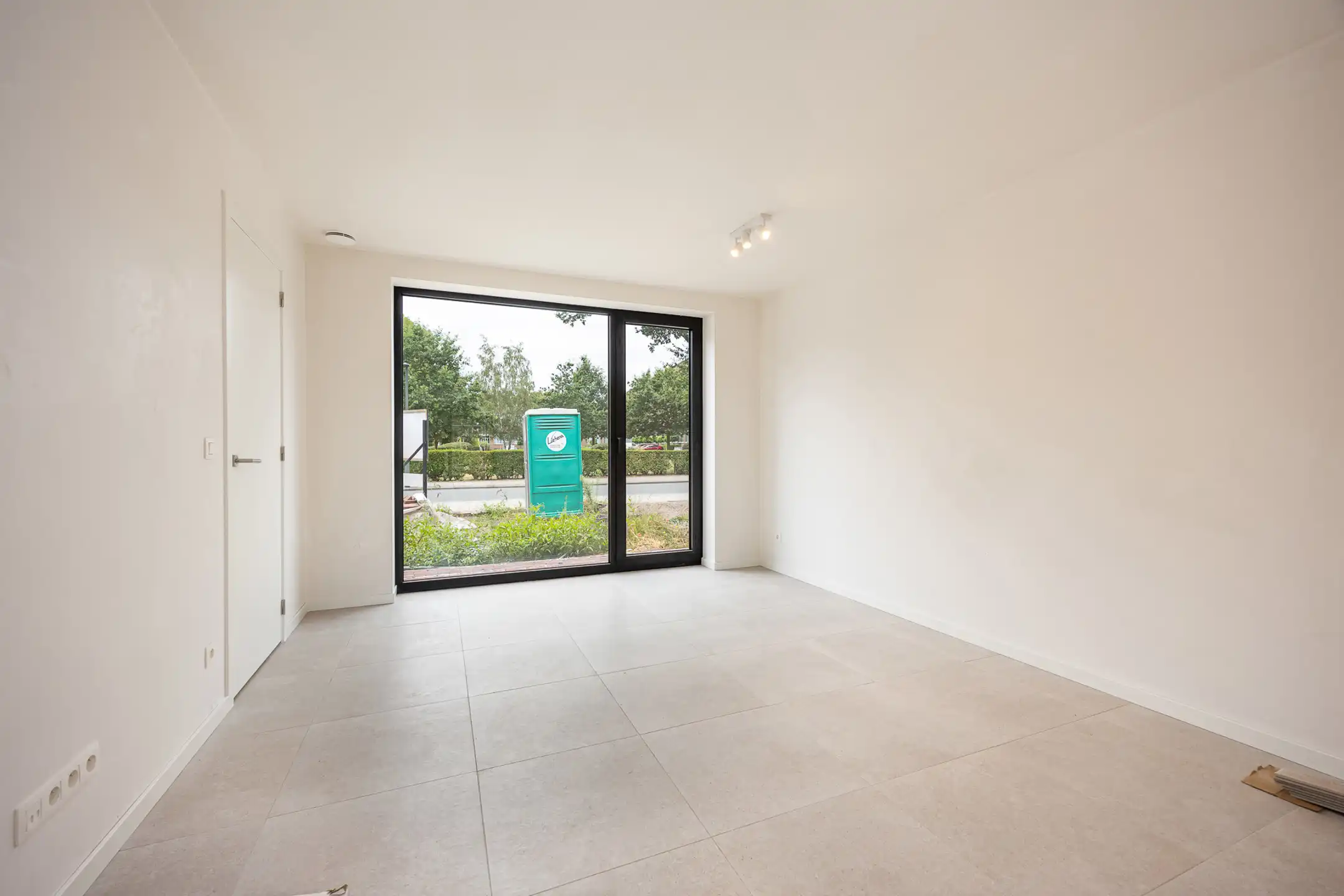 Nieuwbouwwoning met 4 slpks en tuin nabij Nieuwe Kaai. foto 2