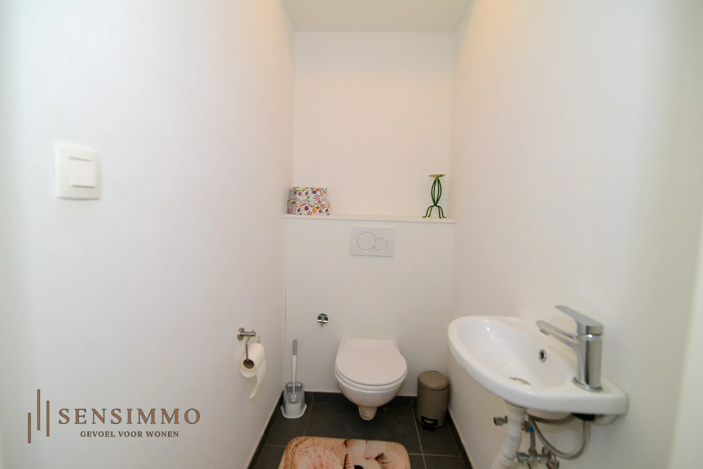 Gelijkvloers tweeslaapkamer appartement van 110m² met tuin, parking en kelderberging foto 10