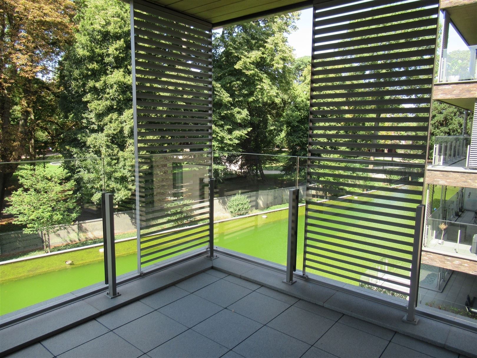 Appartement met 2 slpk's, terras en garage in centrum van Sint-Truiden. foto 8