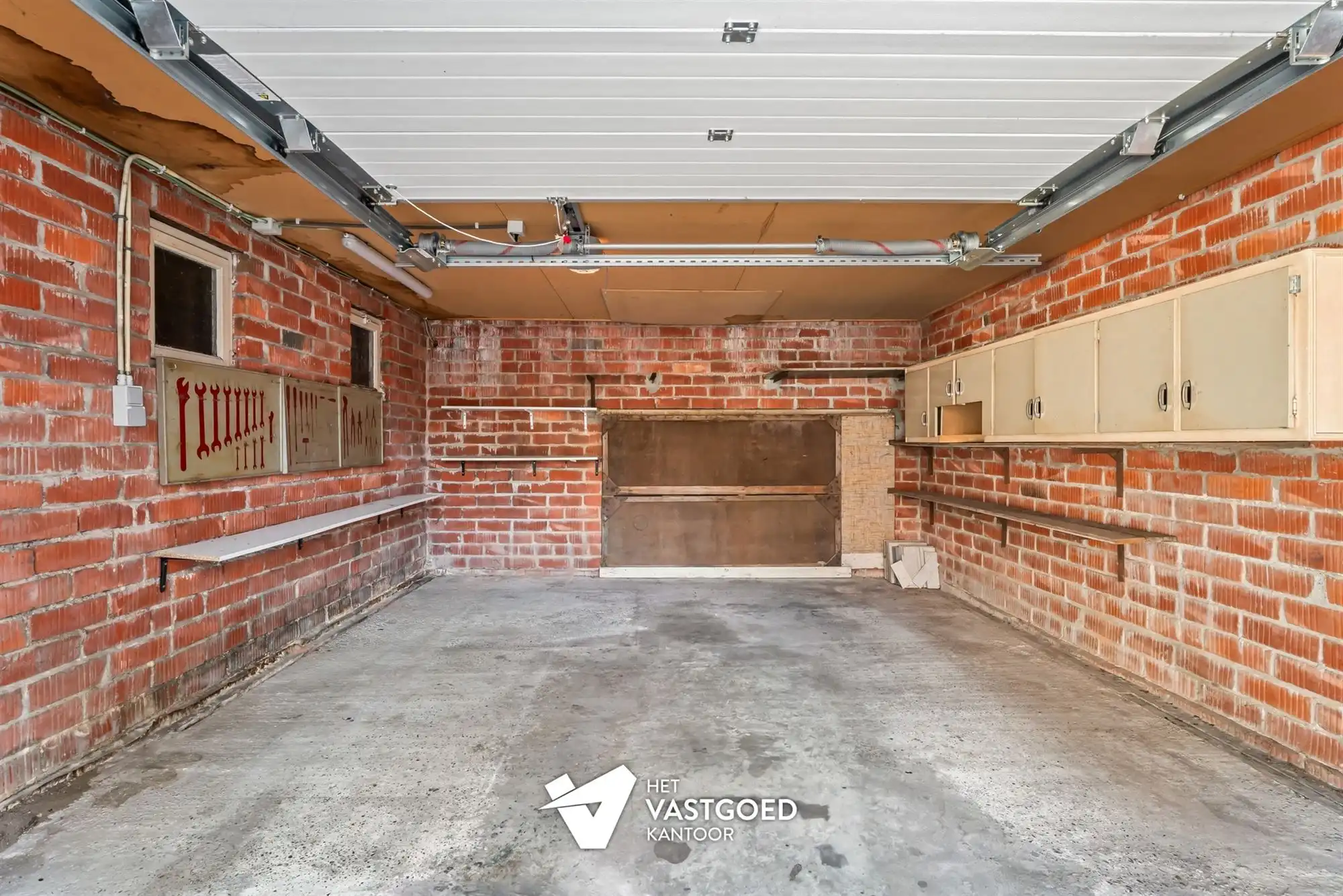 INSTAPKLARE WONING MET LEUKE TUIN EN GARAGE foto 30
