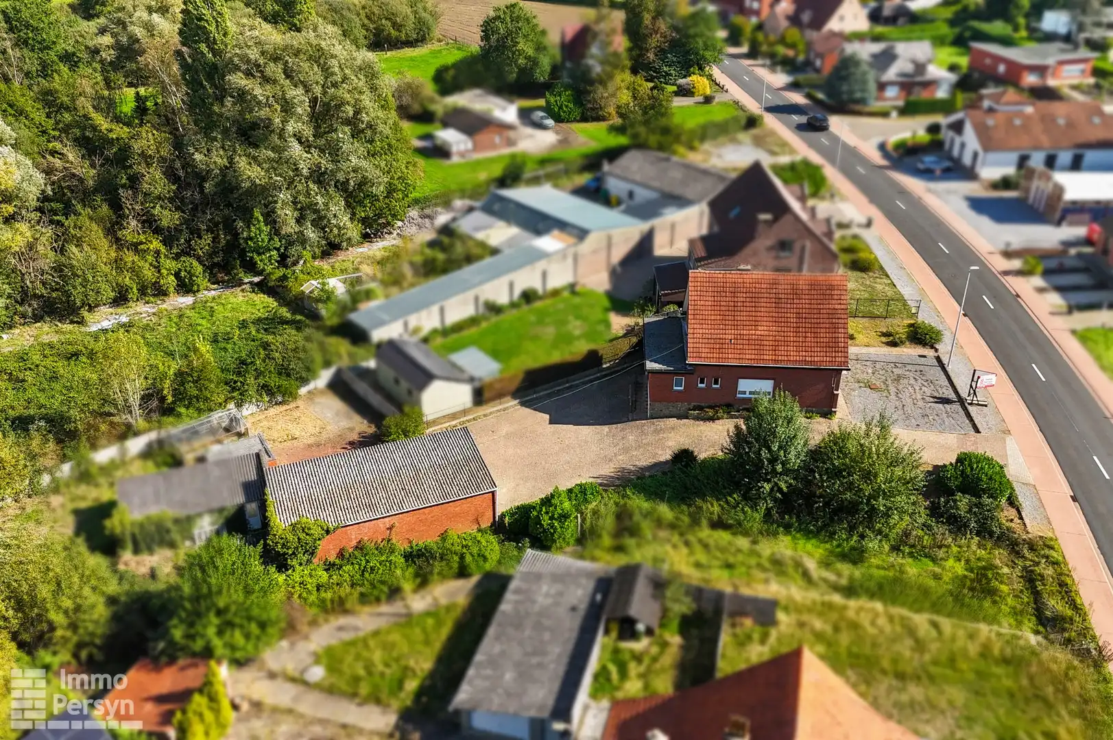 Woning met loods op een commerciële ligging foto 34