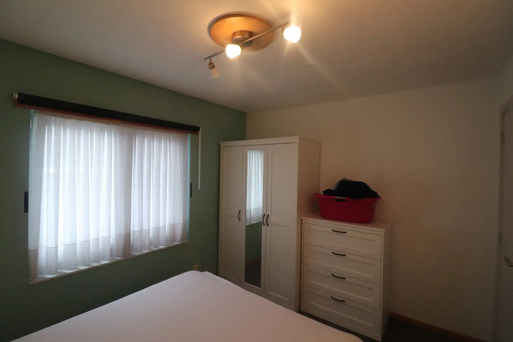 Een appartement op de 1ste verdieping met 3 slaapkamers en garage vlakbij het centrum van Beerse. foto 8