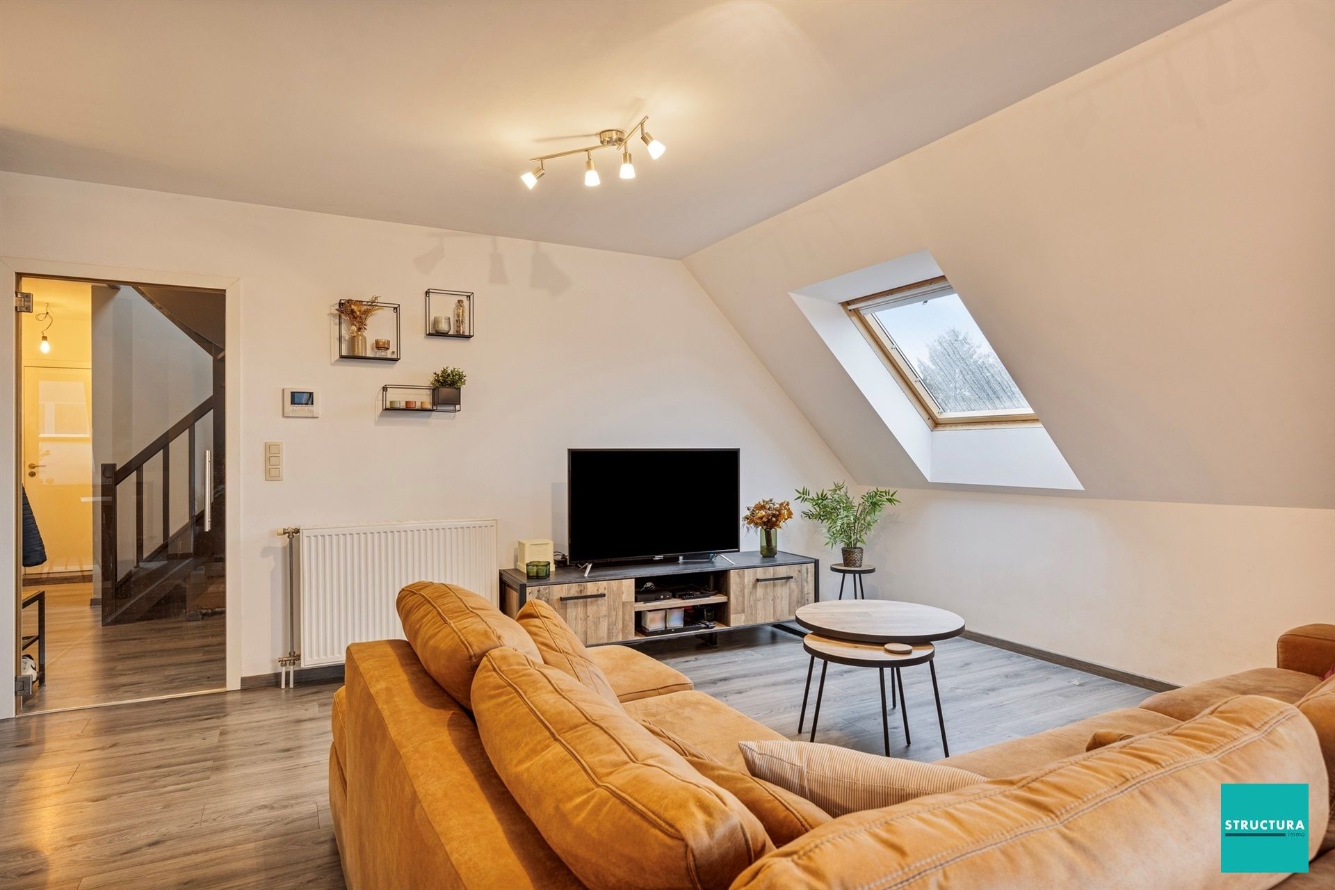 Prachtig leefappartement met ruime woonkamer foto 2