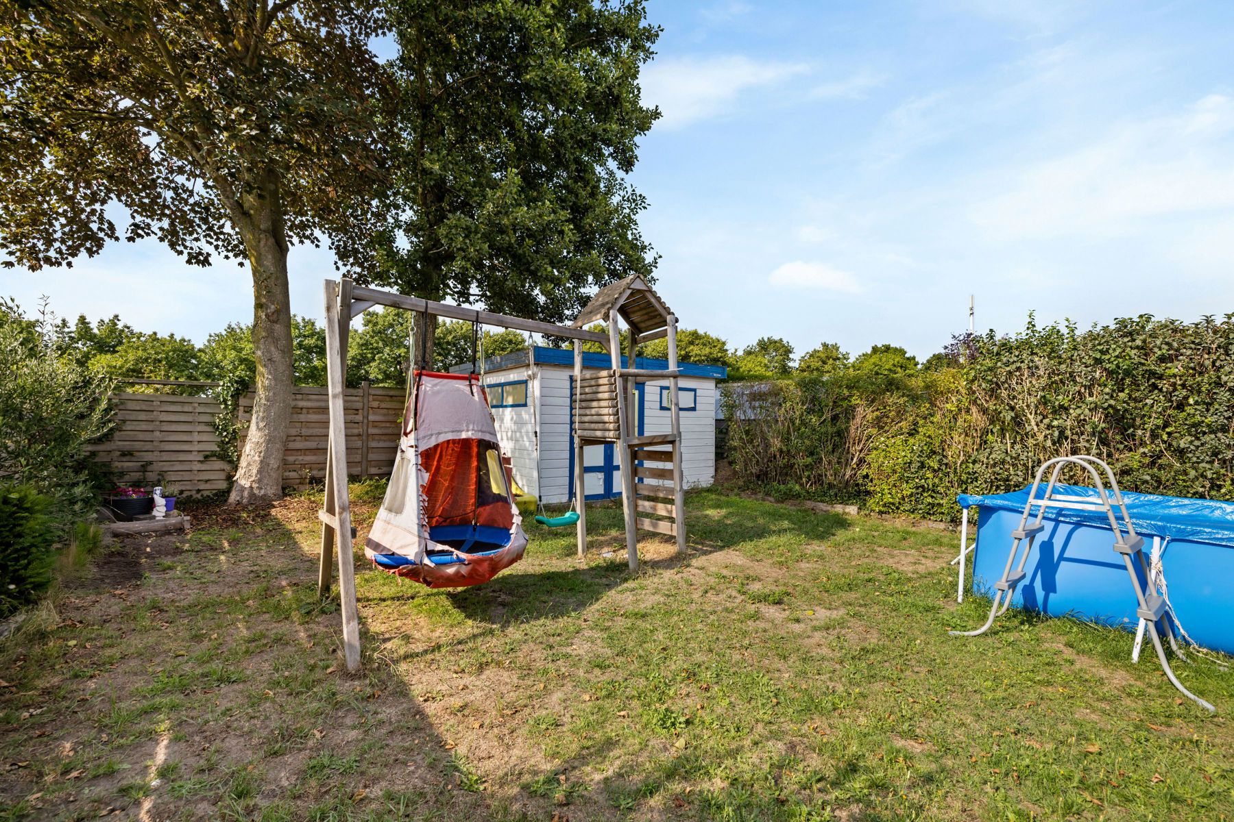 Halfopen bebouwing in residentiële wijk met 4 slaapkamers foto 18