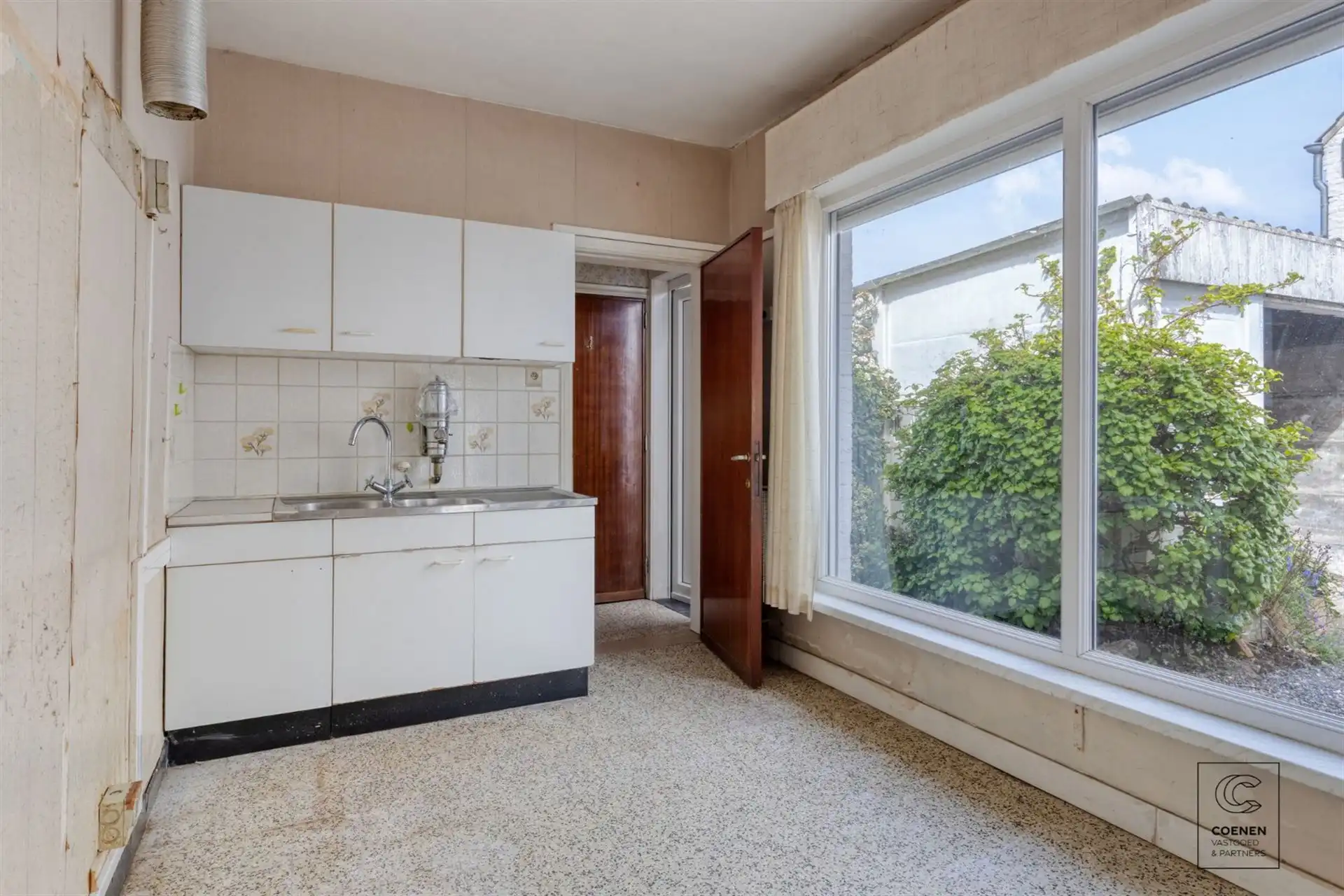 Te renoveren woning met 2 slpk op absolute toplocatie foto 12