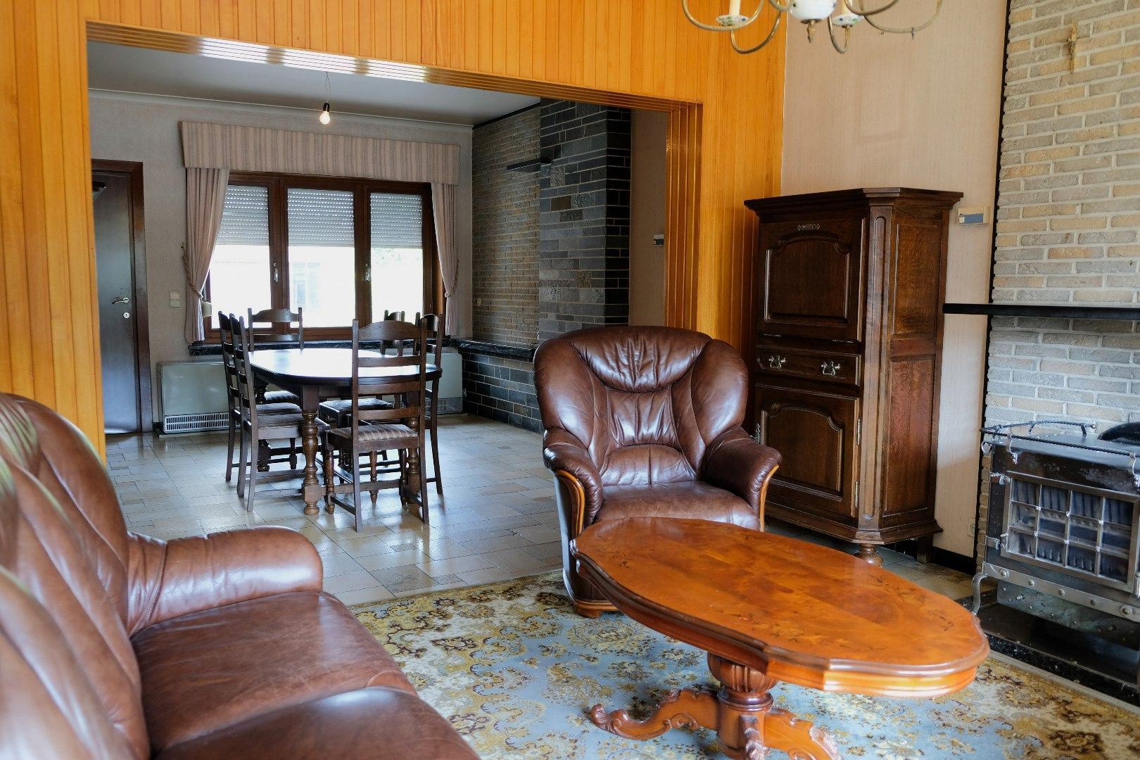 Ruime woning met garage, bijgebouwen en tuin en veel potentieel voor extra slaapkamers foto 4