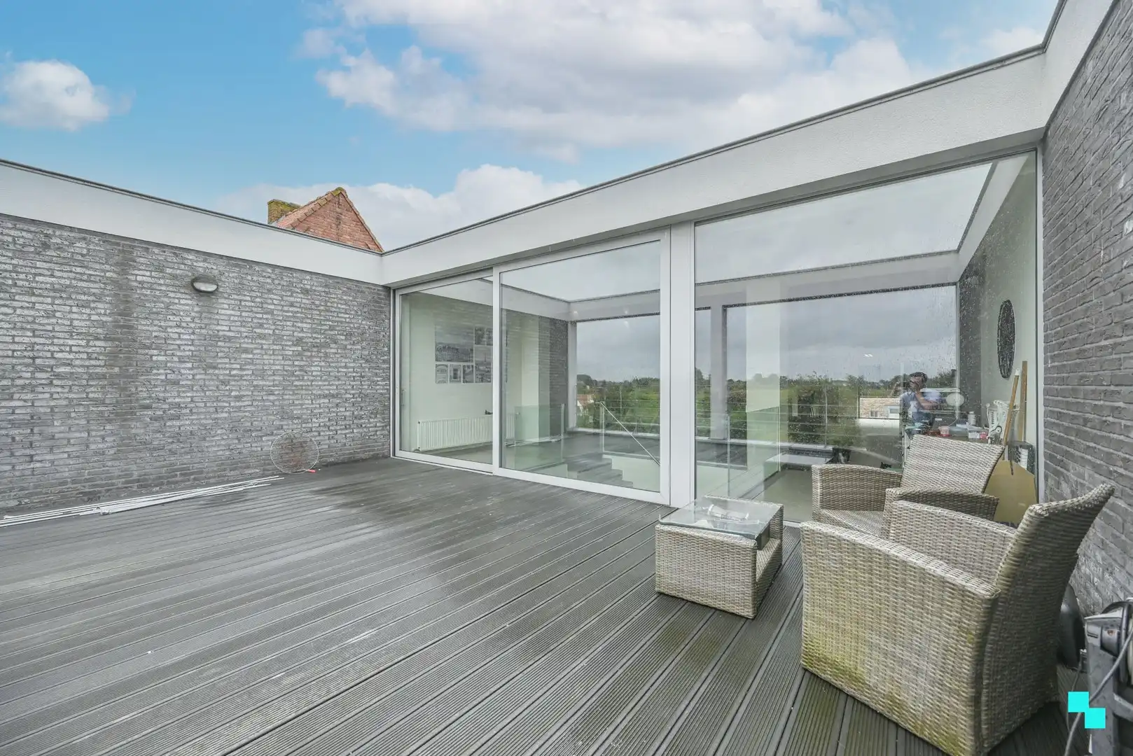 Verrassend ruim duplex appartement in Ooigem foto 14