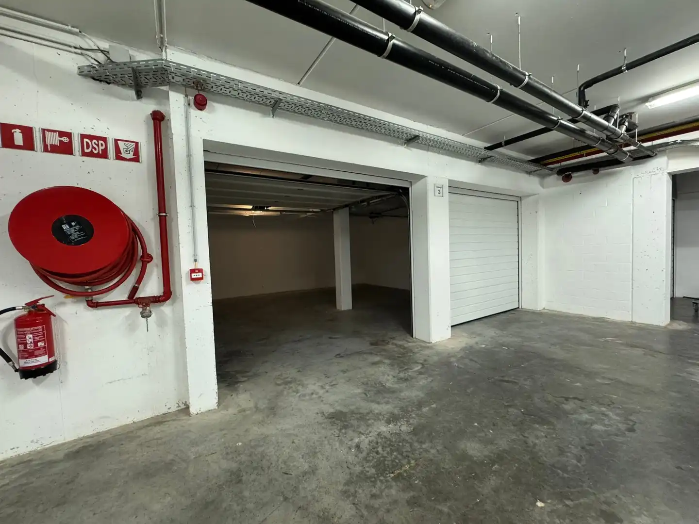 Uitzonderlijke ruime garagebox gelegen te Lispannenlaan aan het Zegemeer te Knokke. foto 6