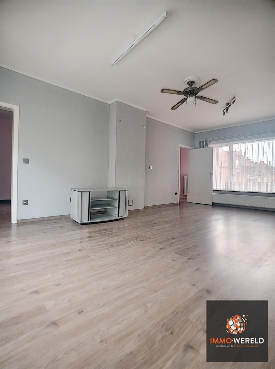 Appartement met 2 slaapkamers en terras. foto 3