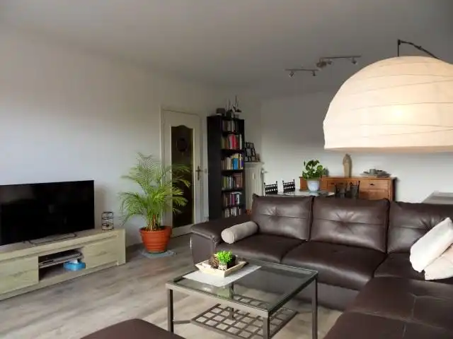 In centrum gelegen APPARTEMENT met 2 slaapkamers, mooie living, ruime kelder foto 17