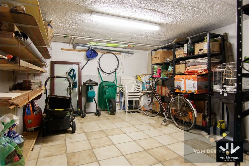INSTAPKLAAR GEHEEL VAN MAAR LIEFST 370m² OP RUSTIGE LOCATIE foto 33