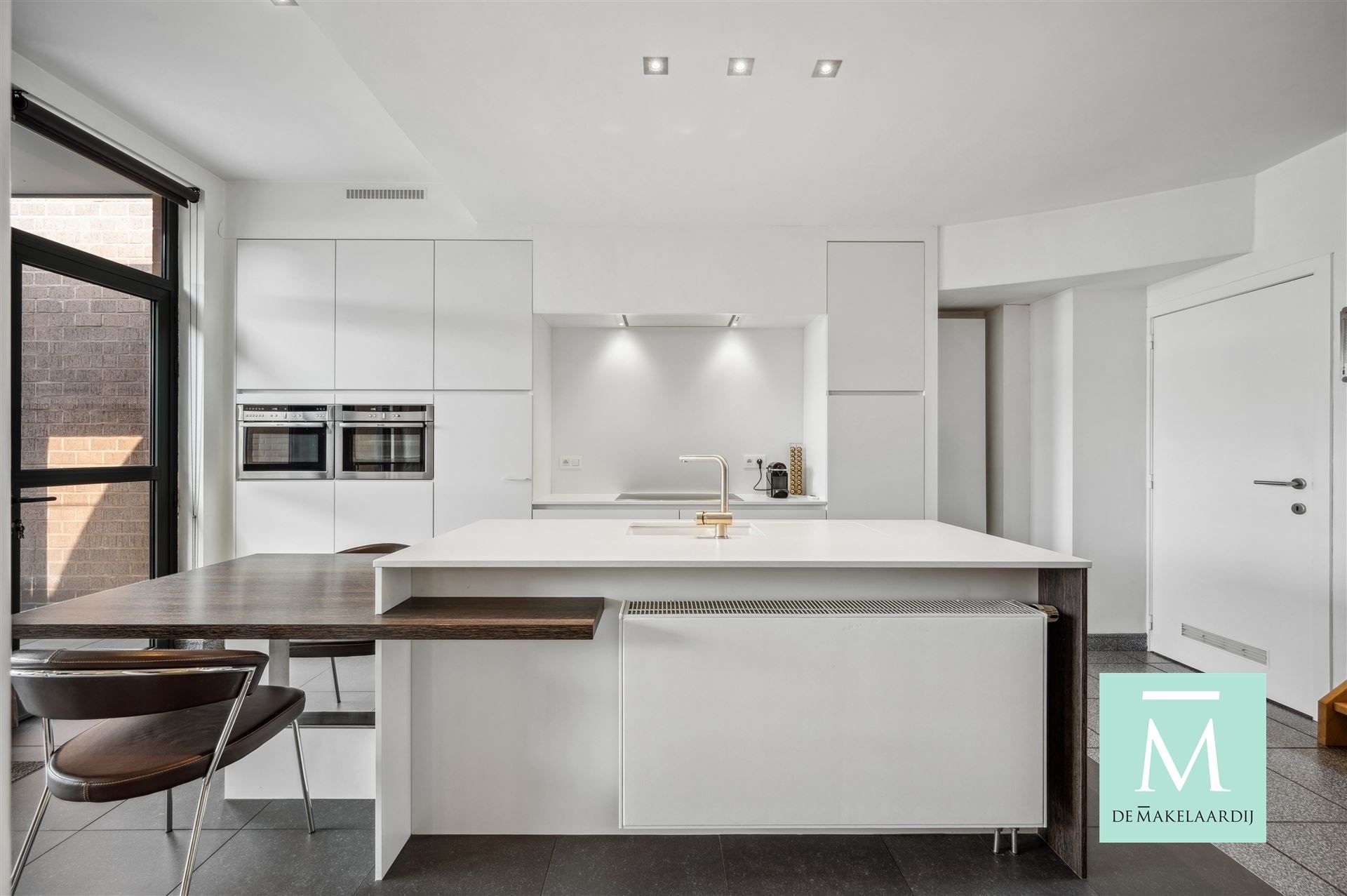 Energiezuinige woning met aangename tuin en garage foto {{pictureIndex}}