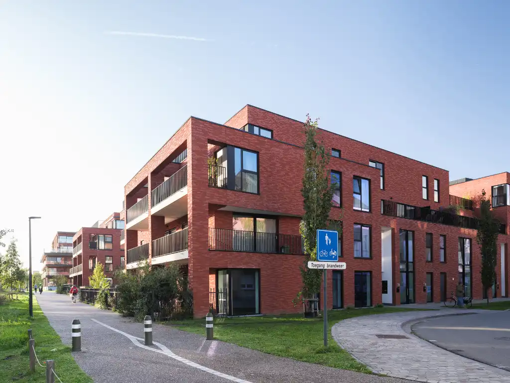 Ruim en lichtrijk dakappartement met twee slaapkamers, bureau en royaal zonneterras in de dynamische omgeving van de Nieuwe Voorhaven. foto 19