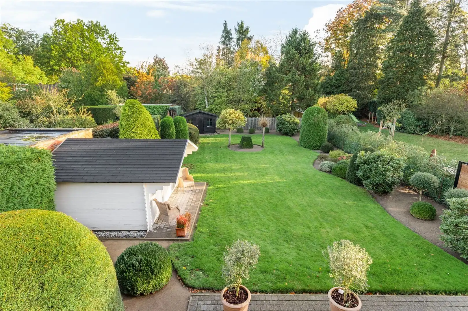Prima onderhouden woning met 4 slaapkamers en prachtige tuin. foto 2