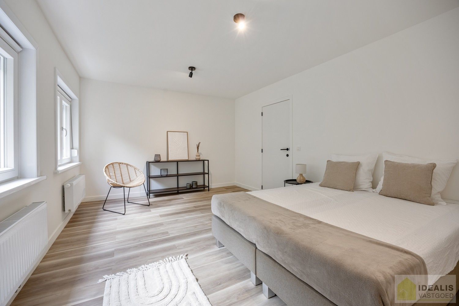 PRACHTIG GELEGEN EN INSTAPKLARE VILLA IN NIEUWBOUWSTAAT! foto 26