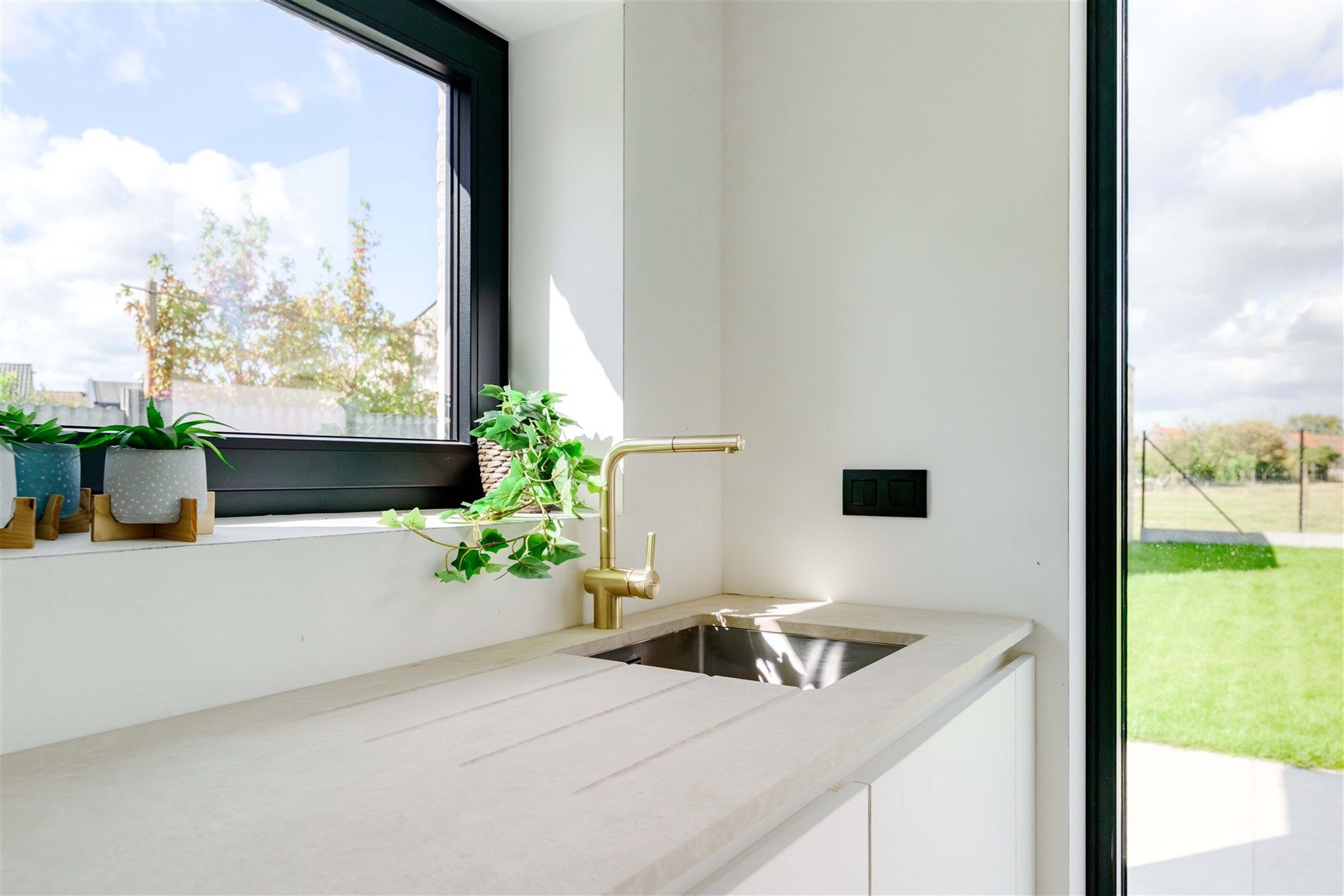 Vrijstaande woning met 3 slaapkamers, garage en tuin foto 8