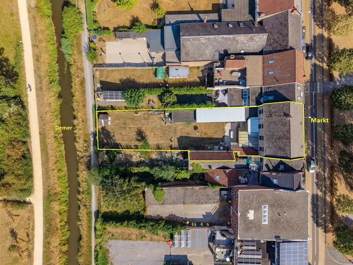 19de-eeuws burgerhuis met koetspoort, tuin en Demerzicht op 8a 41ca  foto 26
