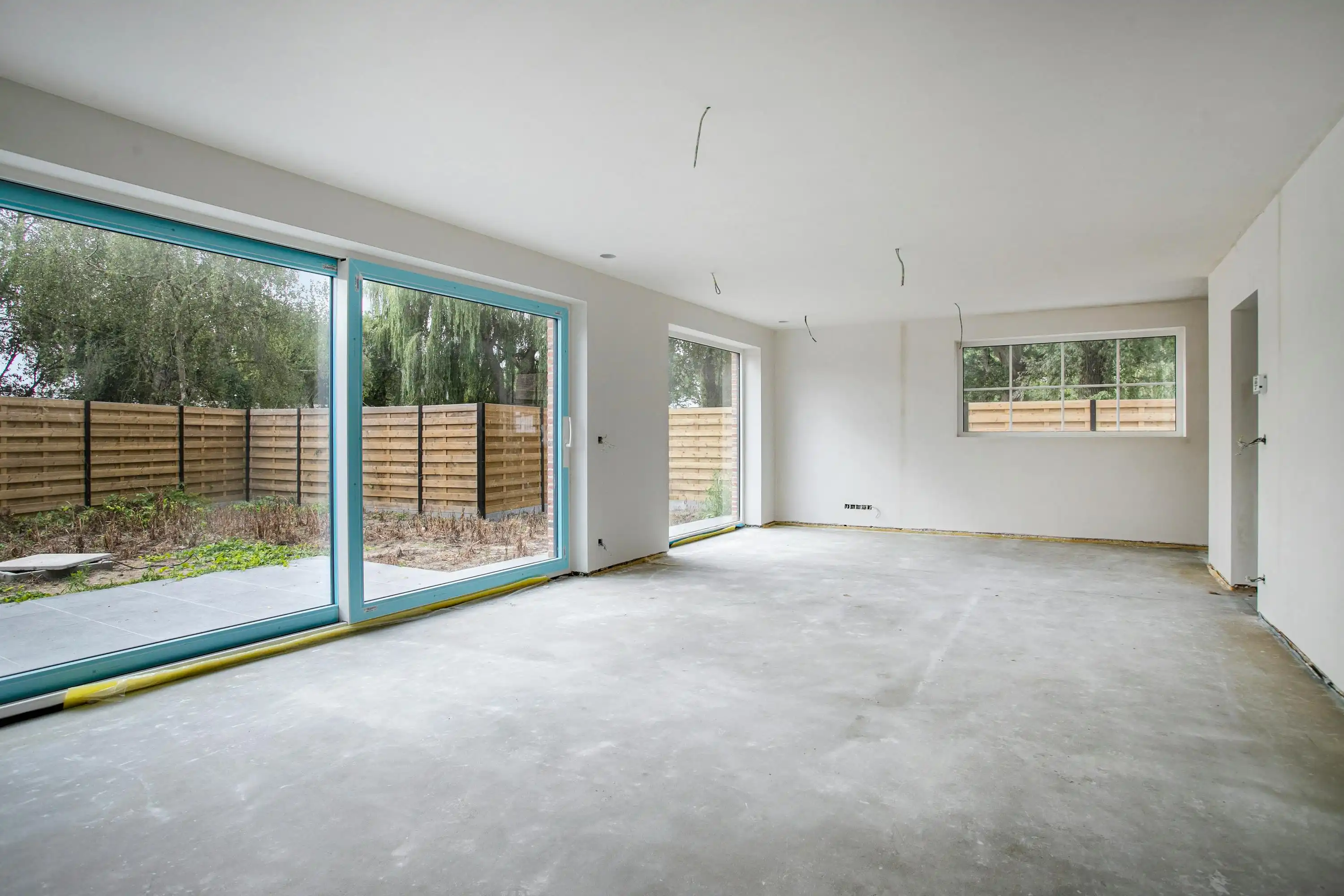 Halfopen nieuwbouwwoning te koop met 3 kamers, oprit en tuin foto 8