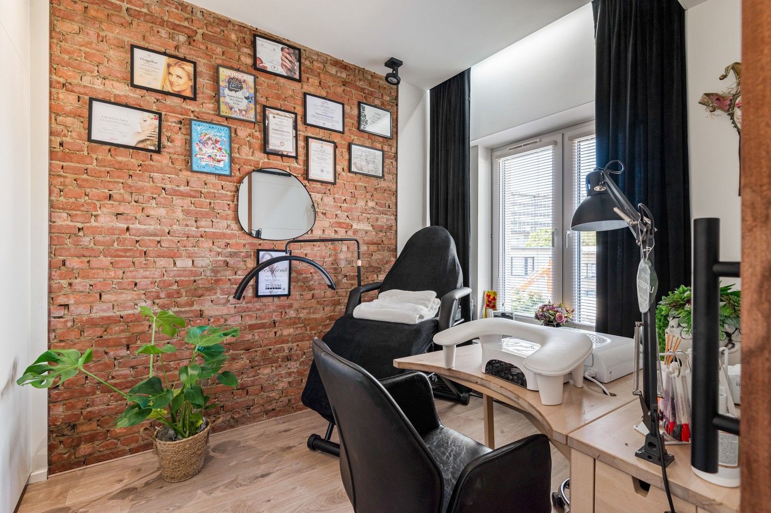 Appartement met 2 slaapkamers en terras te koop in Borgerhout! foto 8