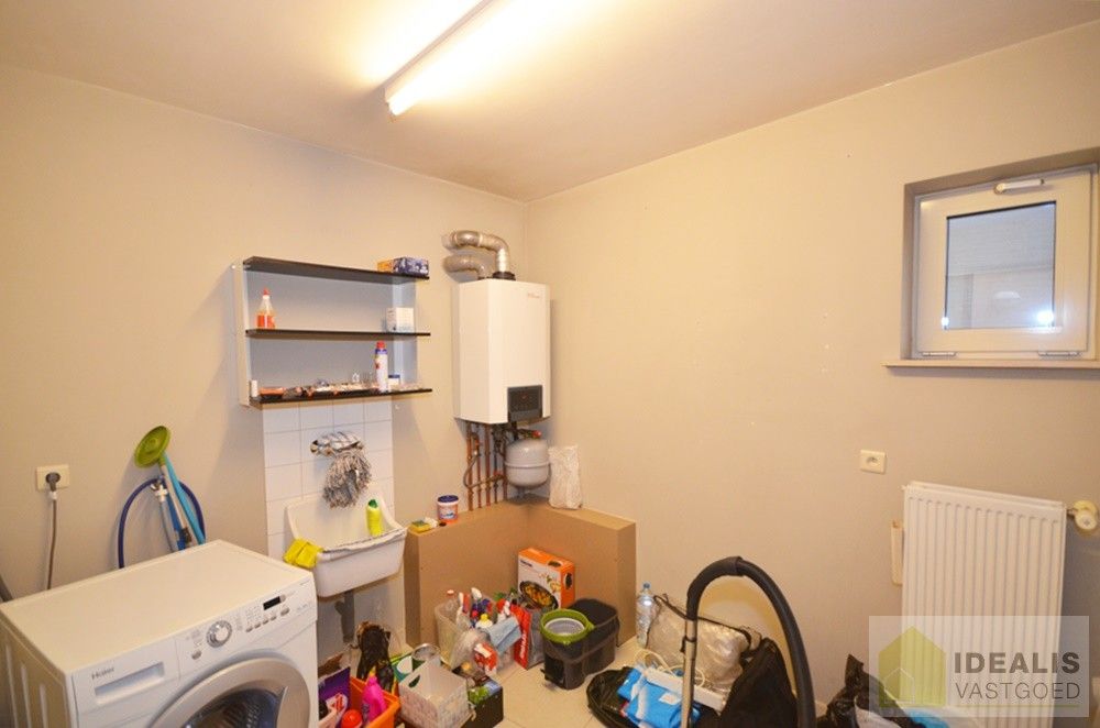 Ruim en aangenaam appartement pal in het centrum van Neerpelt! foto 9