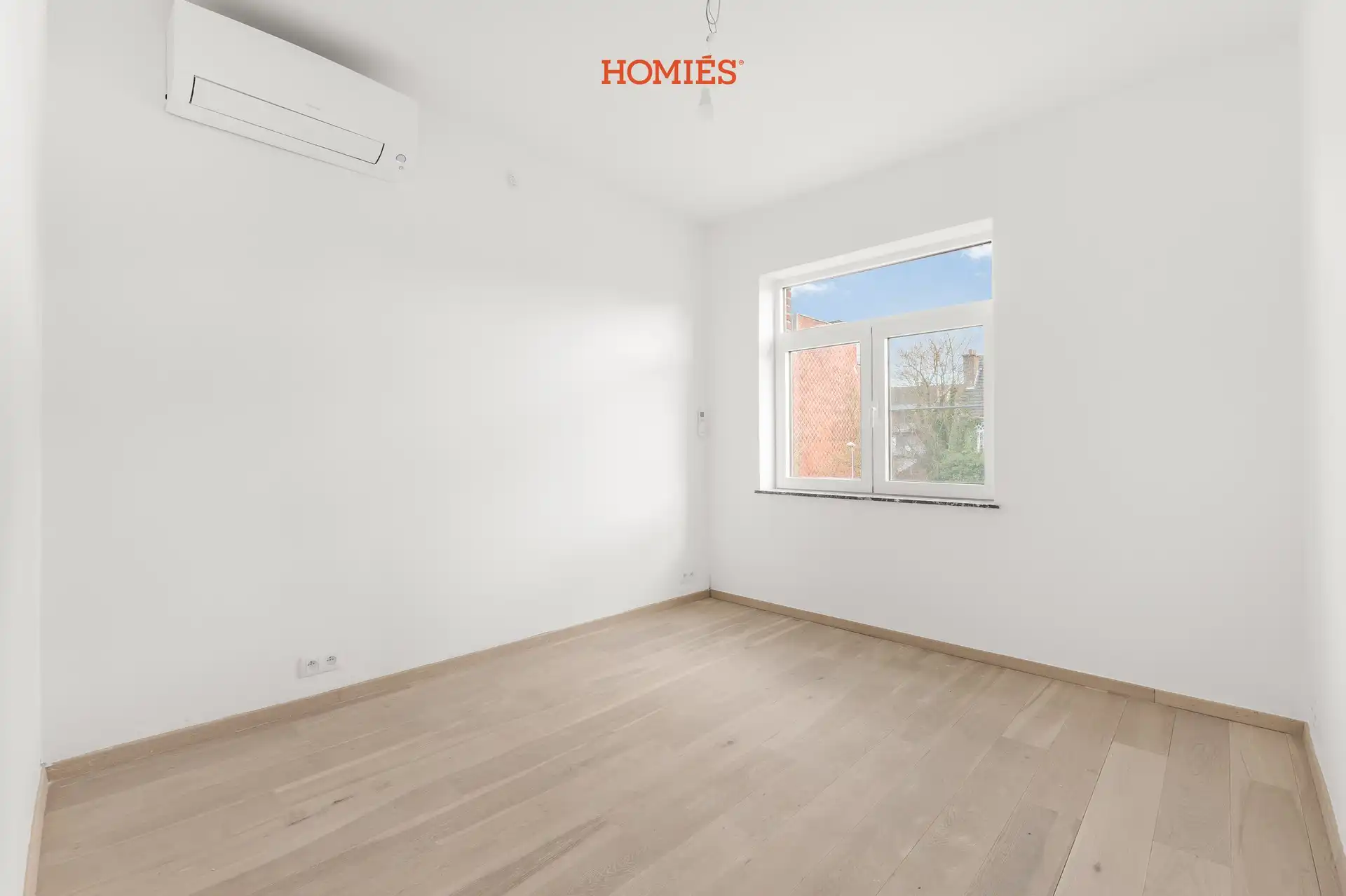 Gerenoveerd 2-slaapkamerappartement op toplocatie foto 11